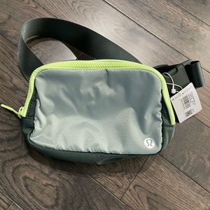 NWT Lululemon Everywhere belt bag
